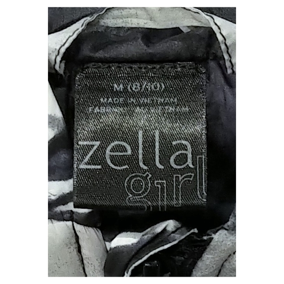 Zella Girl Hooded Lightweight Puffer Vest - Size Medium 8/10 - Picture 3 of 3